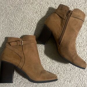 LC Lauren Conrad Brown Suede Ankle Booties